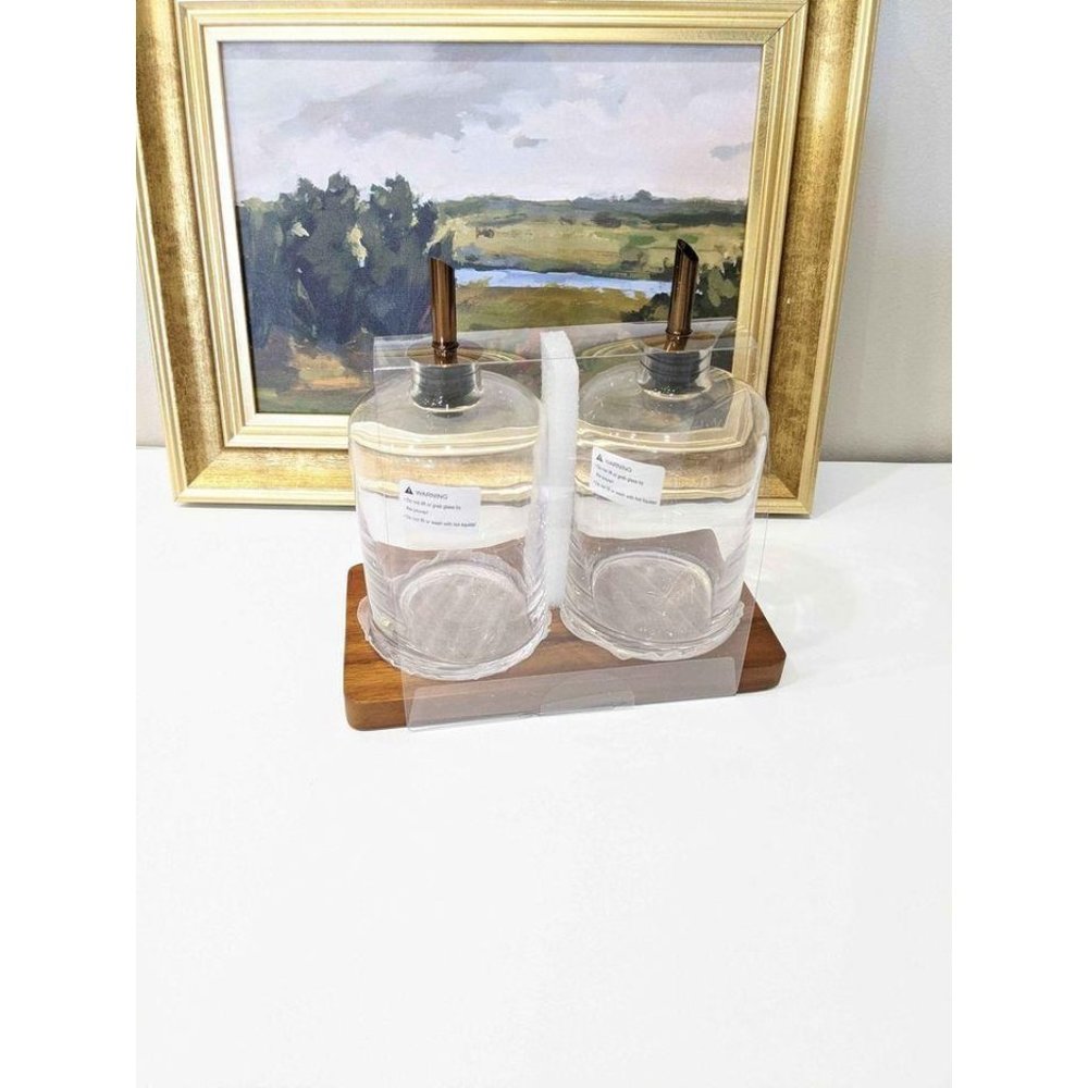 Hearth & Hand oil & vinegar holder